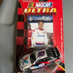 NIP NASCAR Ultra Johnny Benson valvoline car